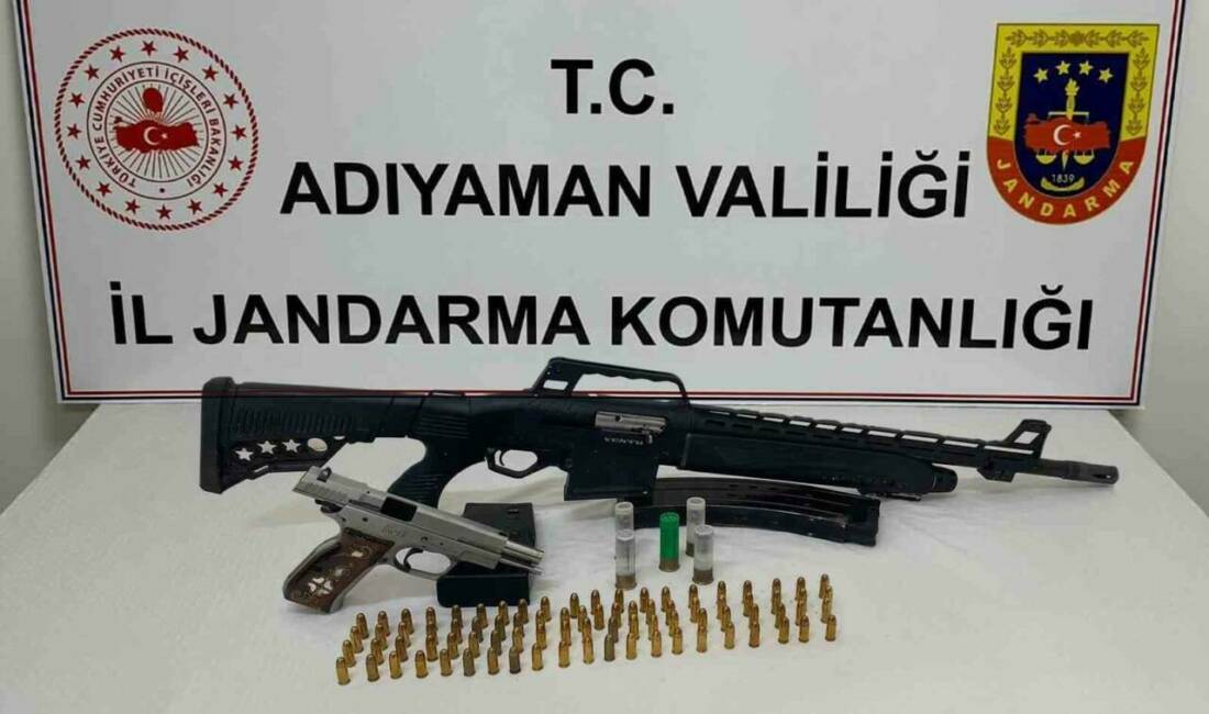 Adıyaman İl Jandarma Komutanlığı ekipleri durumundan şüphelendikleri bir şahsın evine