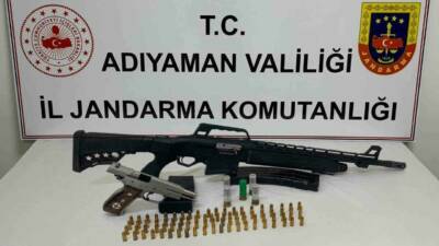 Adıyaman İl Jandarma Komutanlığı ekipleri durumundan şüphelendikleri bir şahsın evine