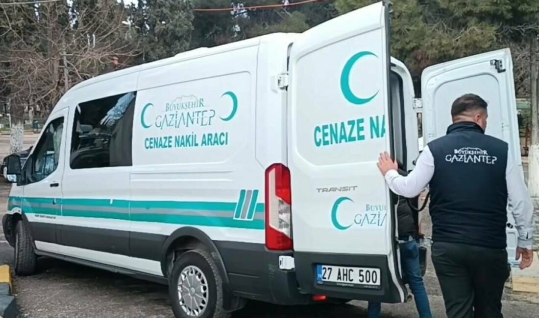 Gaziantep’in Nizip ilçesinde yolun karşısına geçmek isterken otomobilin çarptığı 17