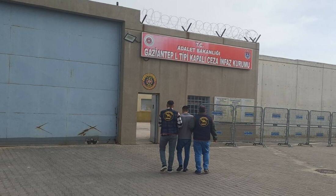 Gaziantep’te jandarma ekiplerinin operasyonunda uyuşturucu ve uyarıcı madde ticareti yapmak