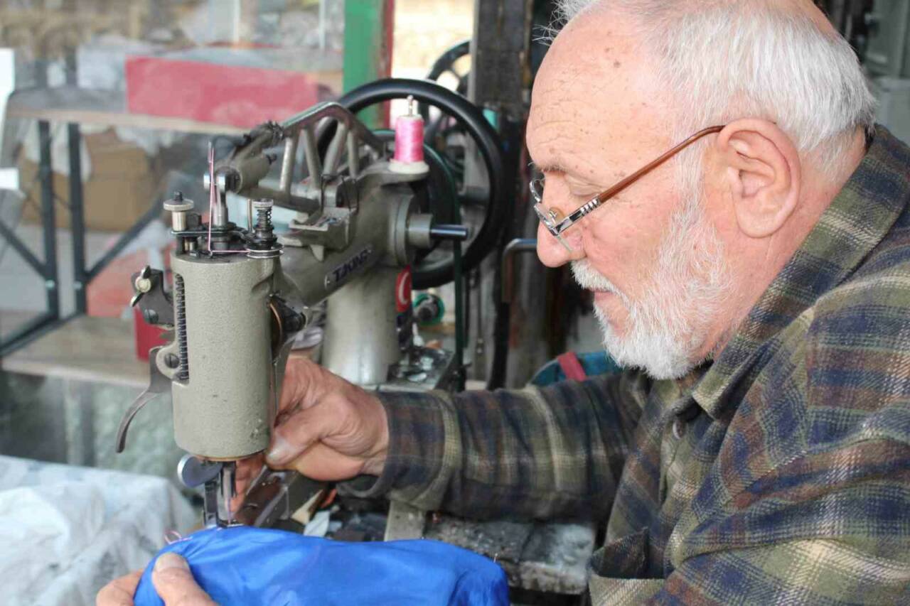 Siirt’te yaşayan 70 yaşındaki Beşir Özkılıç, 3 metrekarelik bir alanı