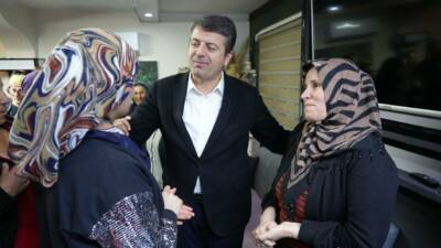 Adıyaman Belediye Başkanı Abdurrahman Tutdere, Yeni Mahalle’de bulunan K11 Konteyner