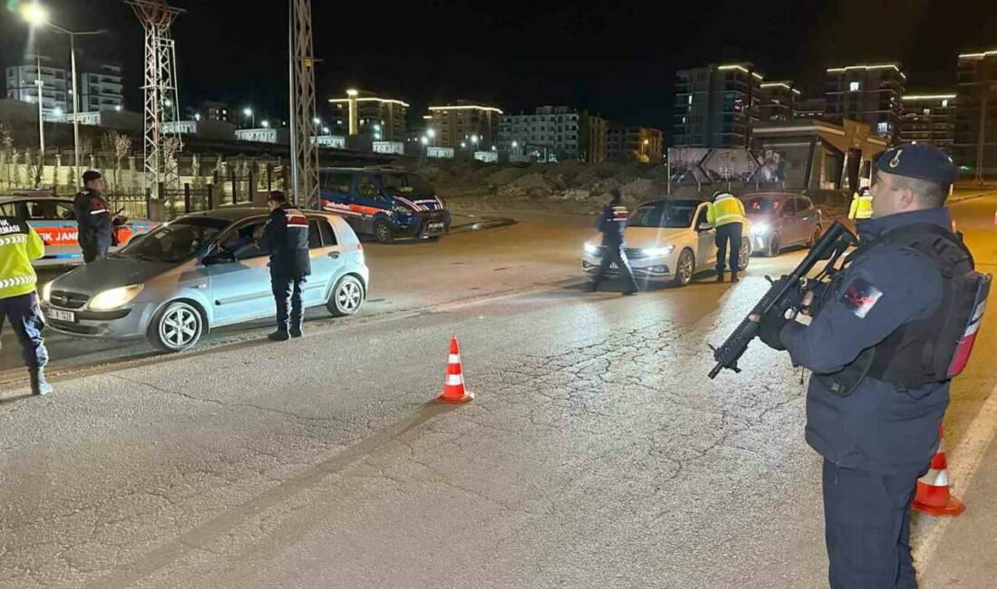 Adıyaman İl Jandarma Komutanlığı ekiplerince şehrin birçok farklı noktasında şok