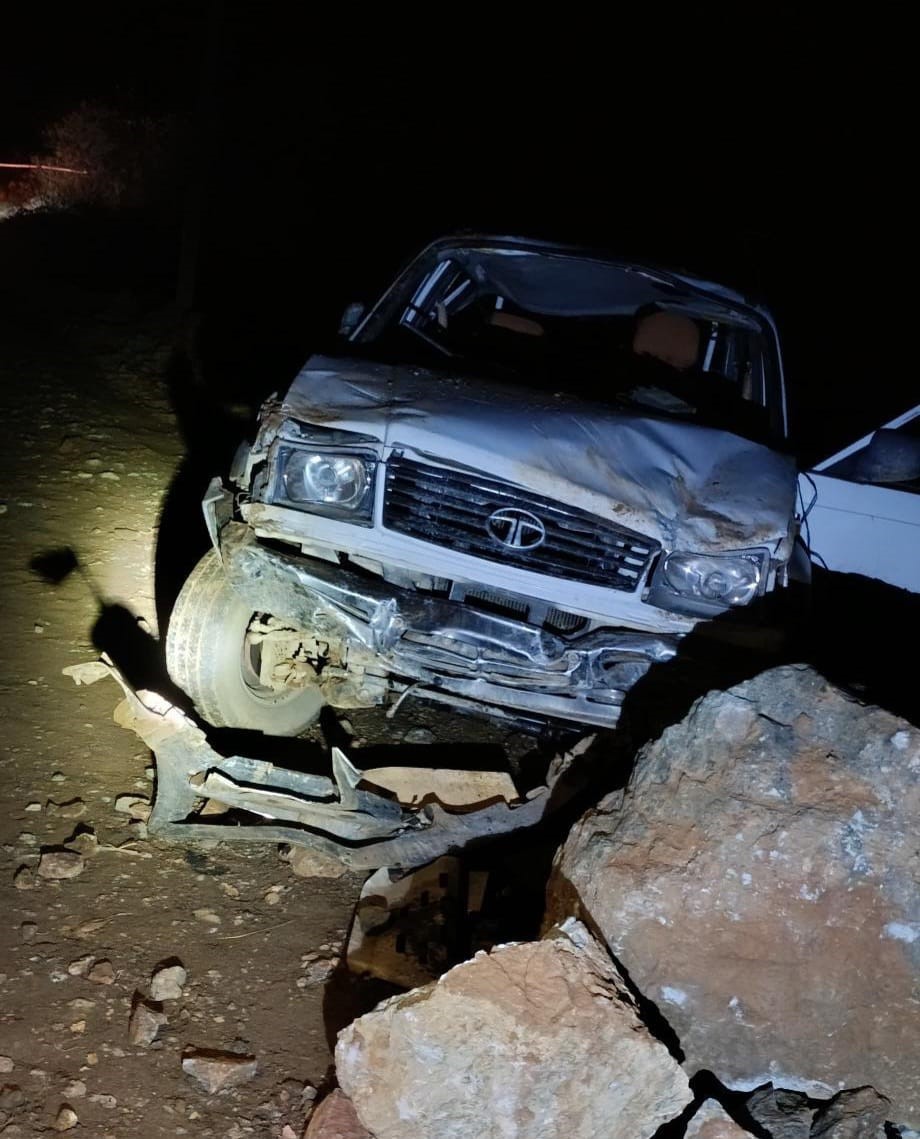 Adıyaman’ın Sincik ilçesinde uçuruma yuvarlanan kamyonetteki 1 kişi öldü, 1