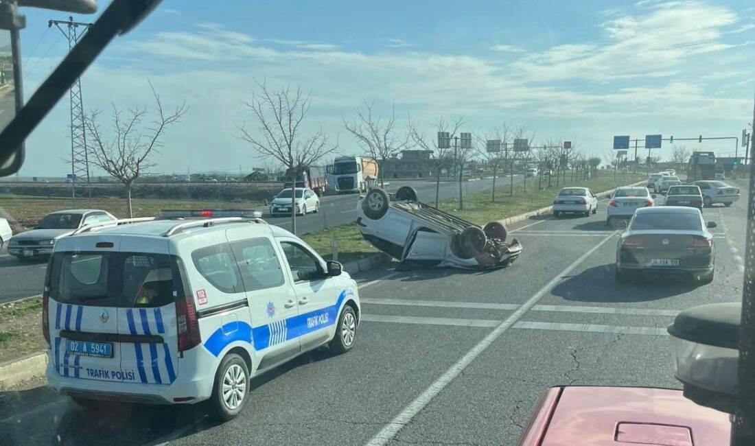 Adıyaman’da sürücüsünün direksiyon hakimiyetini kaybettiği otomobilin takla atması sonucu 1