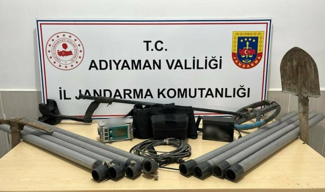 Adıyaman'da sit alanında define aramak amacıyla kazı yapan ve jandarma