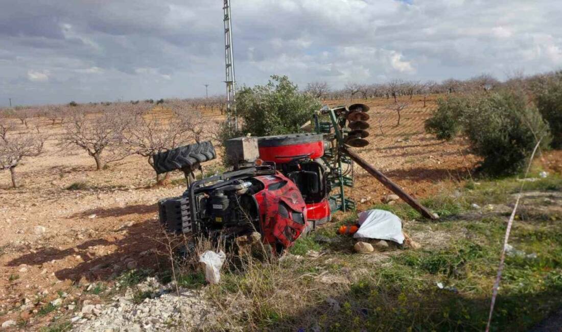 Traktörüyle tarladan dönen 43 yaşındaki Mustafa Fırat, kalp krizi geçirerek