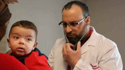 Mardin'den Diyarbakır'a sevk edilen 4 aylık bir bebek, bağırsak felci