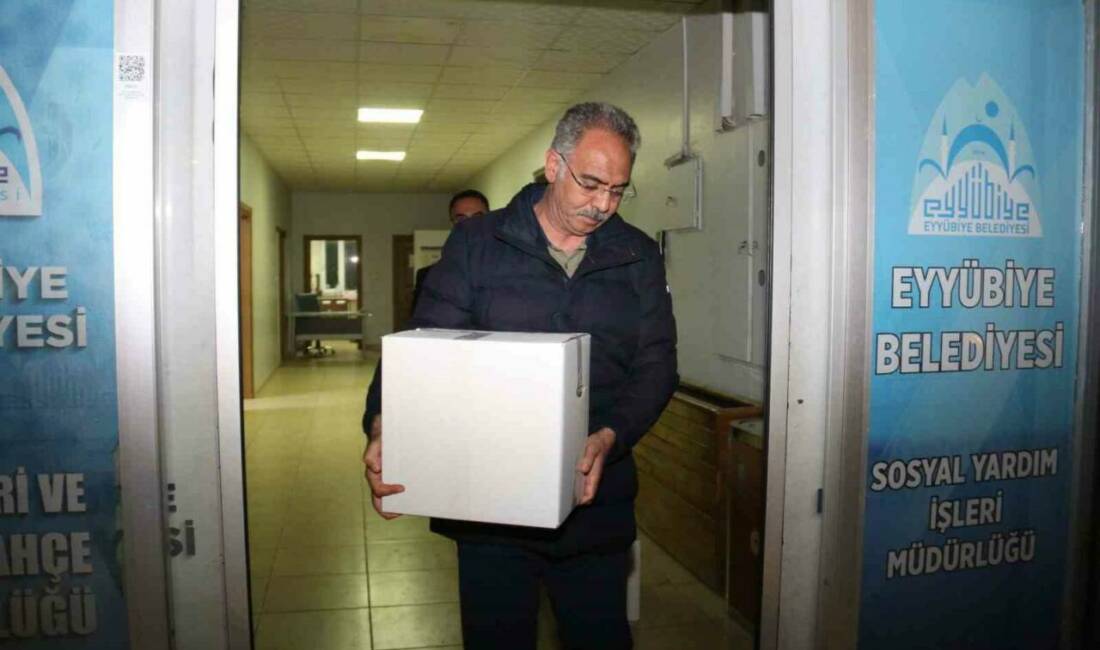 Eyyübiye Belediyesi, Ramazan'da ihtiyaç sahibi ailelere yardım etmeye devam ediyor.