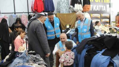 Şırnak’ın Cizre ilçesinde müftülük tarafından "Yetim gülse Cizre güler" sloganıyla