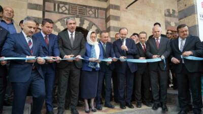 Depremde hasar alan Gaziantep’teki tarihi Alaybey Cami, tamamlanan restorasyon çalışmalarının