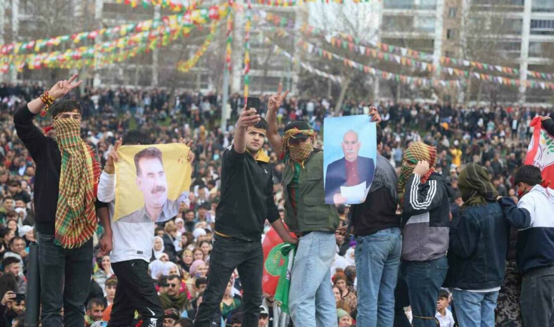 DEM Parti öncülüğünde Diyarbakır’da tertiplenen Nevruz kutlamaları başladı. Vatandaşlar, güvenlik