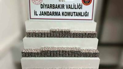 Diyarbakır’ın Kayapınar ilçesinde jandarma ekiplerince düzenlenen operasyonda, 5 şahsın üzerinden