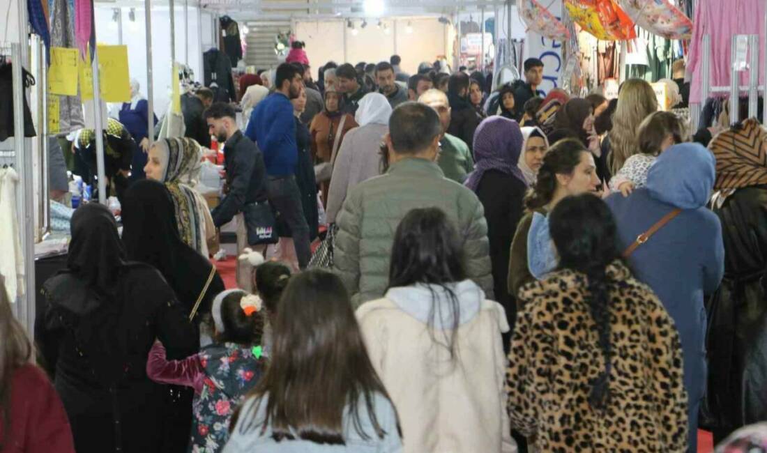 Diyarbakır'daki alışveriş festivalinde yüksek indirimlerle moda tutkunları ve alışveriş severler