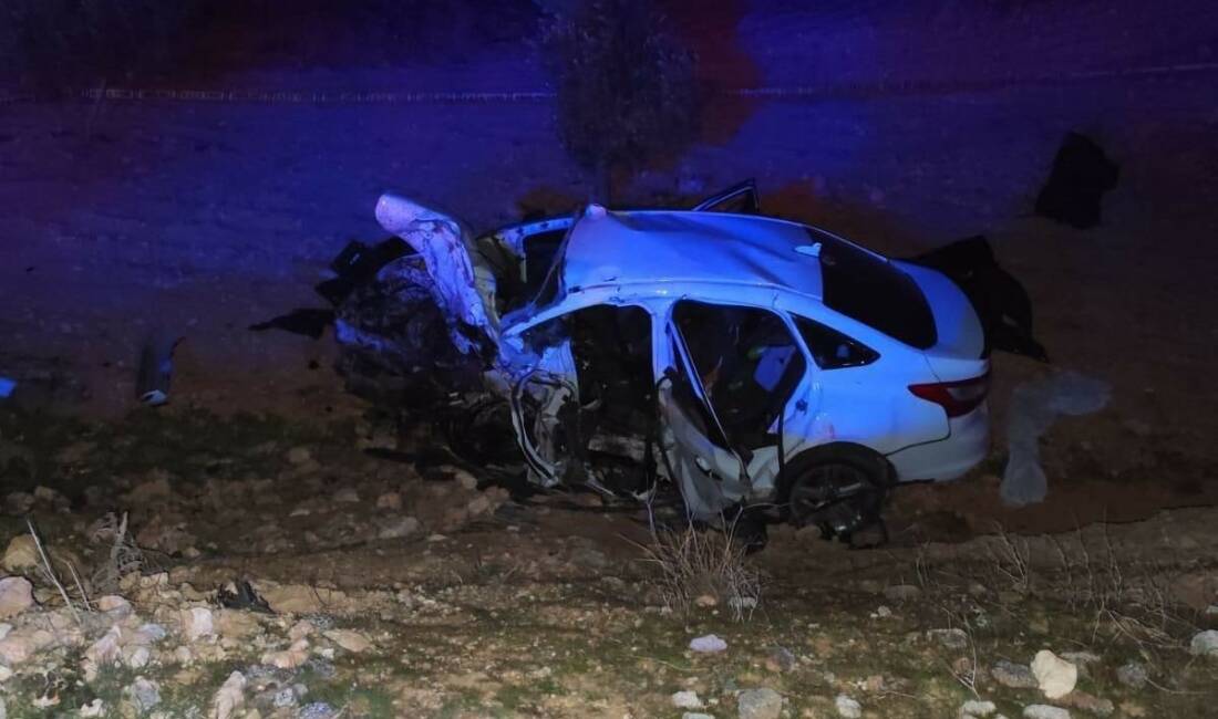 Şanlıurfa’nın Suruç ilçesinde 2 otomobilin çarpışması sonucu meydana gelen trafik