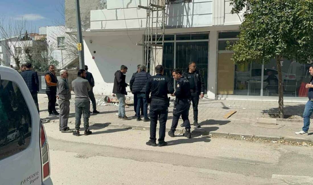 Adıyaman’da, halatları kopan inşaat iskelesinin devrilmesi sonucu meydana gelen olayda