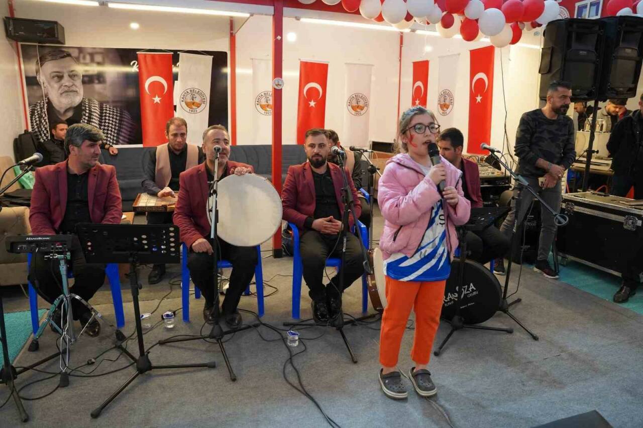 Adıyaman’ın Kahta ilçe Belediyesi tarafından düzenlenen Ramazan Çarşısı etkinlikleri, çocuklar