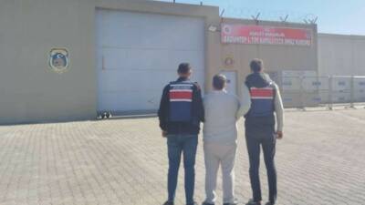 Gaziantep’te jandarma ekiplerince yakalanan ve kesinleşmiş 16 yıl cezası bulunan