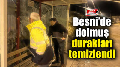 Besni’de vatandaşların yoğun olarak kullandığı dolmuş duraklarında temizlik çalışması gerçekleştirildi.