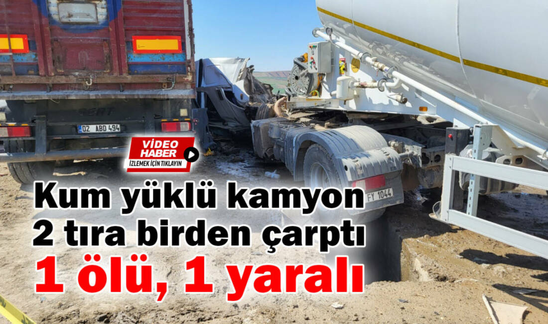 Adıyaman’da kum yüklü kamyon virajı alamayınca, akaryakıt istasyonun yanında park