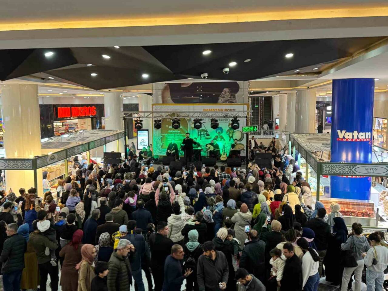 Mardian Mall, manevi iftar programıyla çalışanları ve misafirleri bir araya