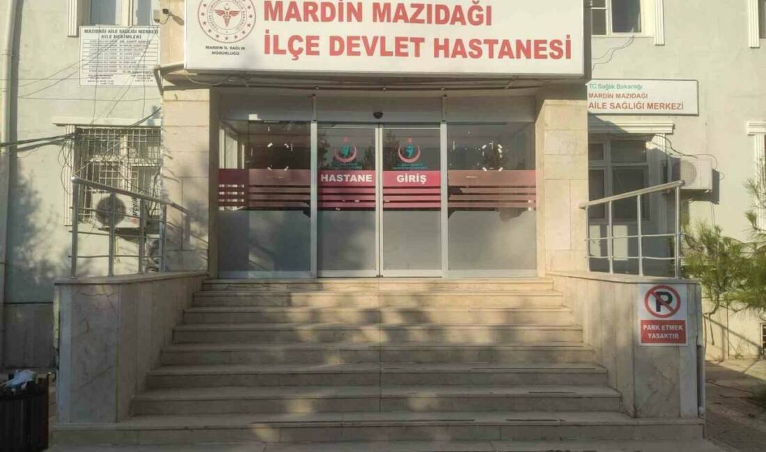 Mazıdağı'nda minibüs ile kamyonetin çarpıştığı kazada 13 kişi yaralandı. Yaralılar,