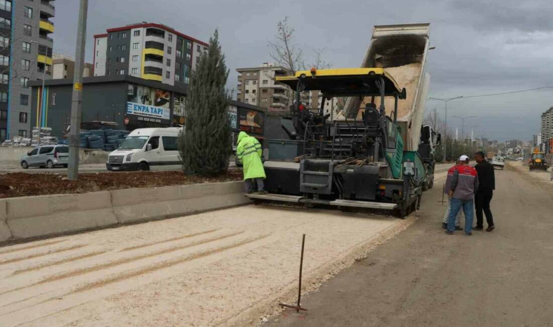 Maşuk yolunda 3’üncü etap asfaltlama çalışmalarına başlandı Şanlıurfa Büyükşehir Belediyesi, altyapı çalışmaları tamamlanan Maşuk TOKİ yolu üzerindeki