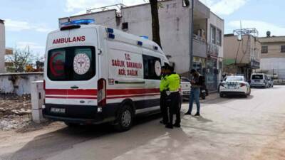 Adıyaman’da bir motosiklet sürücüsünün çarptığı yaya yaralanarak hastaneye kaldırıldı.
