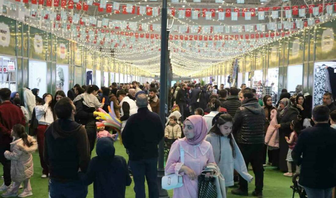 Şanlıurfa Büyükşehir Belediyesi tarafından hayata geçirilen Ramazan Sokağı, hafta sonu