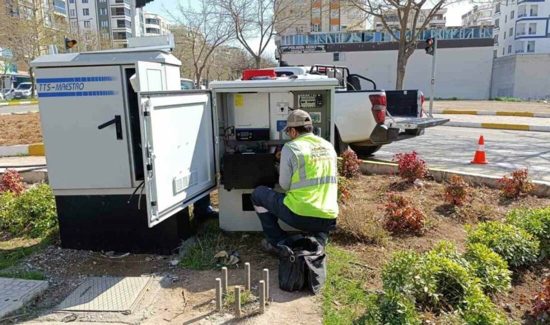 Şanlıurfa Büyükşehir Belediyesi, kentte trafik akışının yoğun olduğu kritik kavşaklarda,