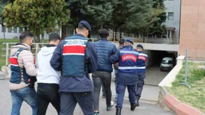 Gaziantep merkezli 5 ilde siber dolandırıcılık olaylarına yönelik jandarma ekiplerince