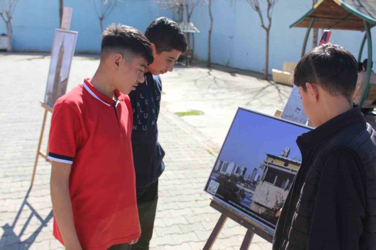 Siirt Gazi Anadolu Lisesi'nde Filistin'e destek amacıyla sergi ve söyleşi