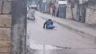 Adıyaman’da, bir kişi kullandığı uyuşturucu maddenin etkisiyle yere yığılıp kaldı.