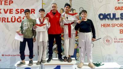 Araban İlçesinden 3 öğrenci, Gaziantep'i Mardin'de düzenlenecek tekwando grup maçlarında