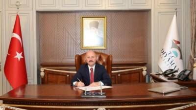 Adıyaman Valisi Osman Varol, 8 Mart Dünya Kadınlar Günü’nü kutlayarak