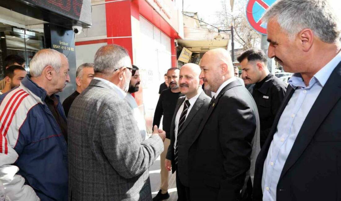 Adıyaman Valisi Osman Varol, kent merkezinde esnaflarla bir araya geldi.