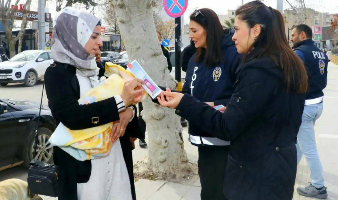 Adıyaman İl Emniyet Müdürlüğü’ne bağlı polis ekiplerince vatandaşlar KADES uygulaması