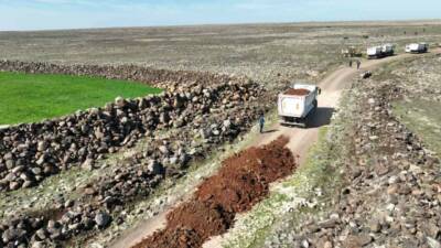 Şanlıurfa Büyükşehir Belediyesi, Viranşehir ilçesindeki Keçeli güzergahında stabilize yol çalışmalarına