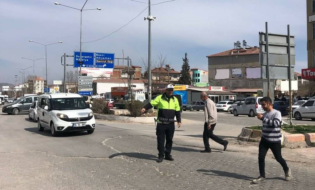 Adıyaman’ın Gölbaşı İlçe Emniyet Müdürlüğü Trafik Denetleme Büro Amirliği ekipleri,