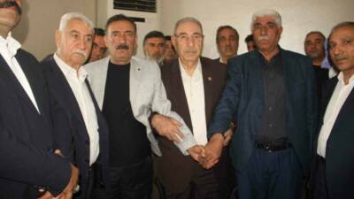 Şanlıurfa’nın Hilvan ilçesinde, bir kişinin hayatını kaybetmesiyle akraba iki aile