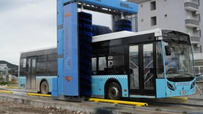 Adıyaman Belediyesi, toplu taşıma araçlarının daha hijyenik koşullarda hizmet verebilmesi