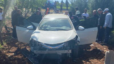 Adıyaman’da, hafif ticari araç ile otomobilin çarpışması sonucu meydana gelen