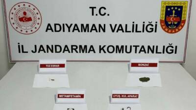 Adıyaman’da jandarma ekiplerince yapılan operasyonda çeşitli miktarlarda uyuşturucu madde ele