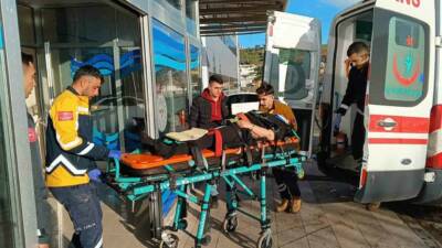 Adıyaman'ın Gölbaşı ilçesinde meydana gelen trafik kazasında otomobilin şarampole yuvarlanması