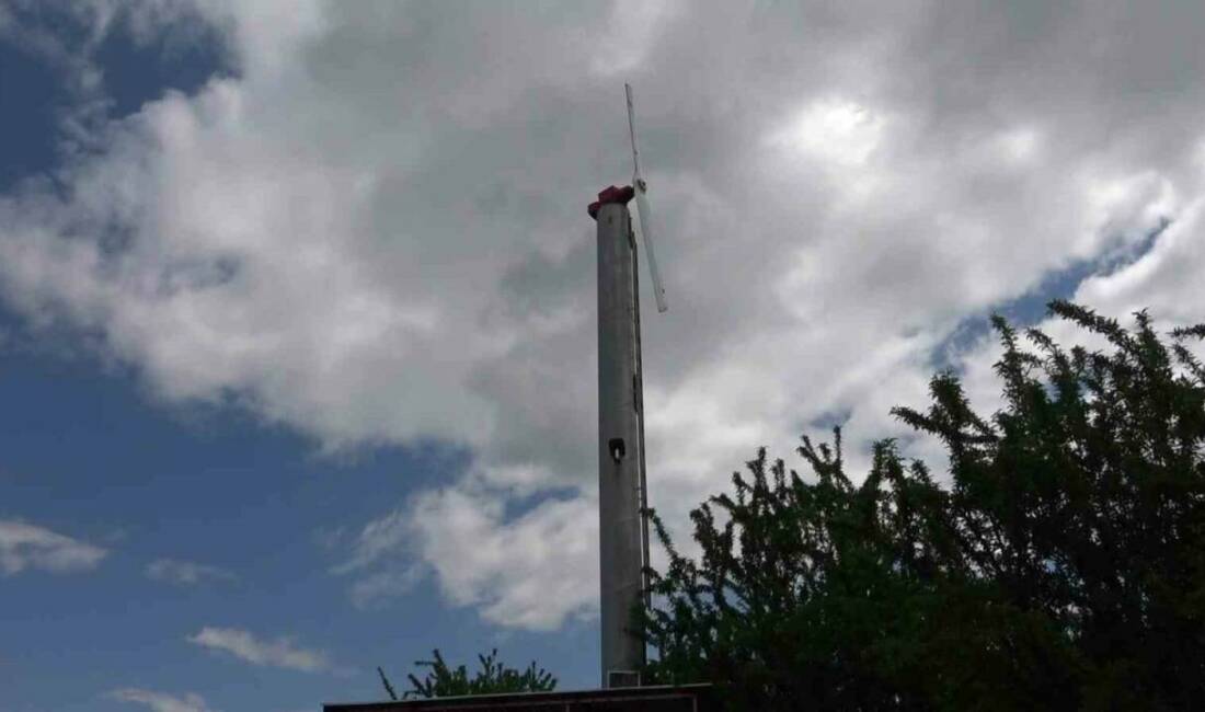 Adıyaman’da, don olaylarına karşı devletin desteğiyle kurduğu don kırıcı pervaneleri