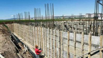 Kahramanmaraş merkezli depremlerden etkilenen Gaziantep’in Araban ilçesinde yapılan yeni binalar,