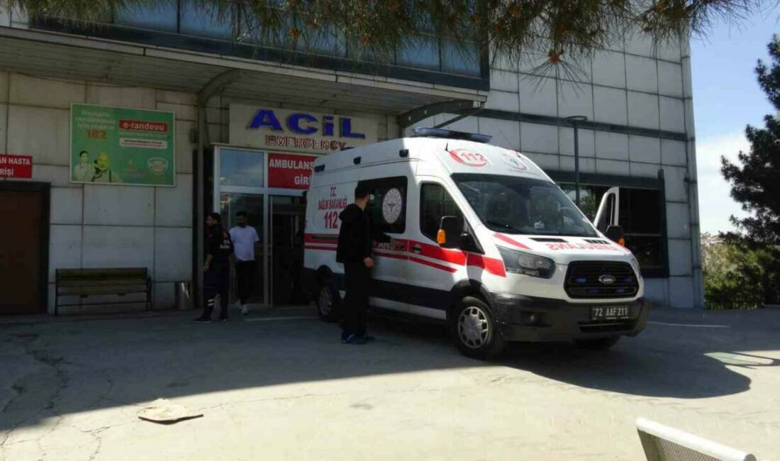 Batman’ın Gercüş ilçesinde sürücüsünün kontrolünden çıkan otomobilin yoldan çıkarak taşlara