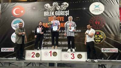 Şanlıurfa Büyükşehir Belediyesi sporcuları, Kayseri’de düzenlenen Bilek Güreşi Türkiye Şampiyonası’nda