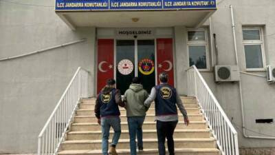 Diyarbakır’da dolandırıcılıktan 60 yıl kesinleşmiş hapis cezası olan zanlı yakalandı.