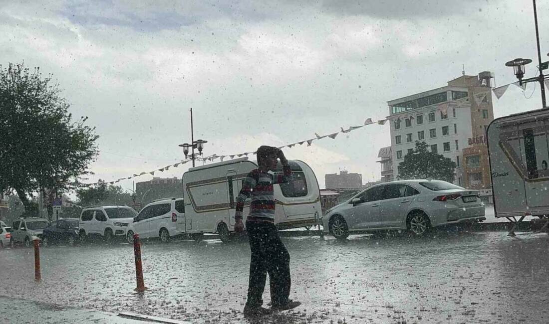 Diyarbakır'da nisan ayında meydana gelen sağanak yağış ve dolu kısa